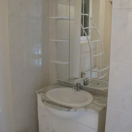 Chateau D'humieres Bed & Breakfast